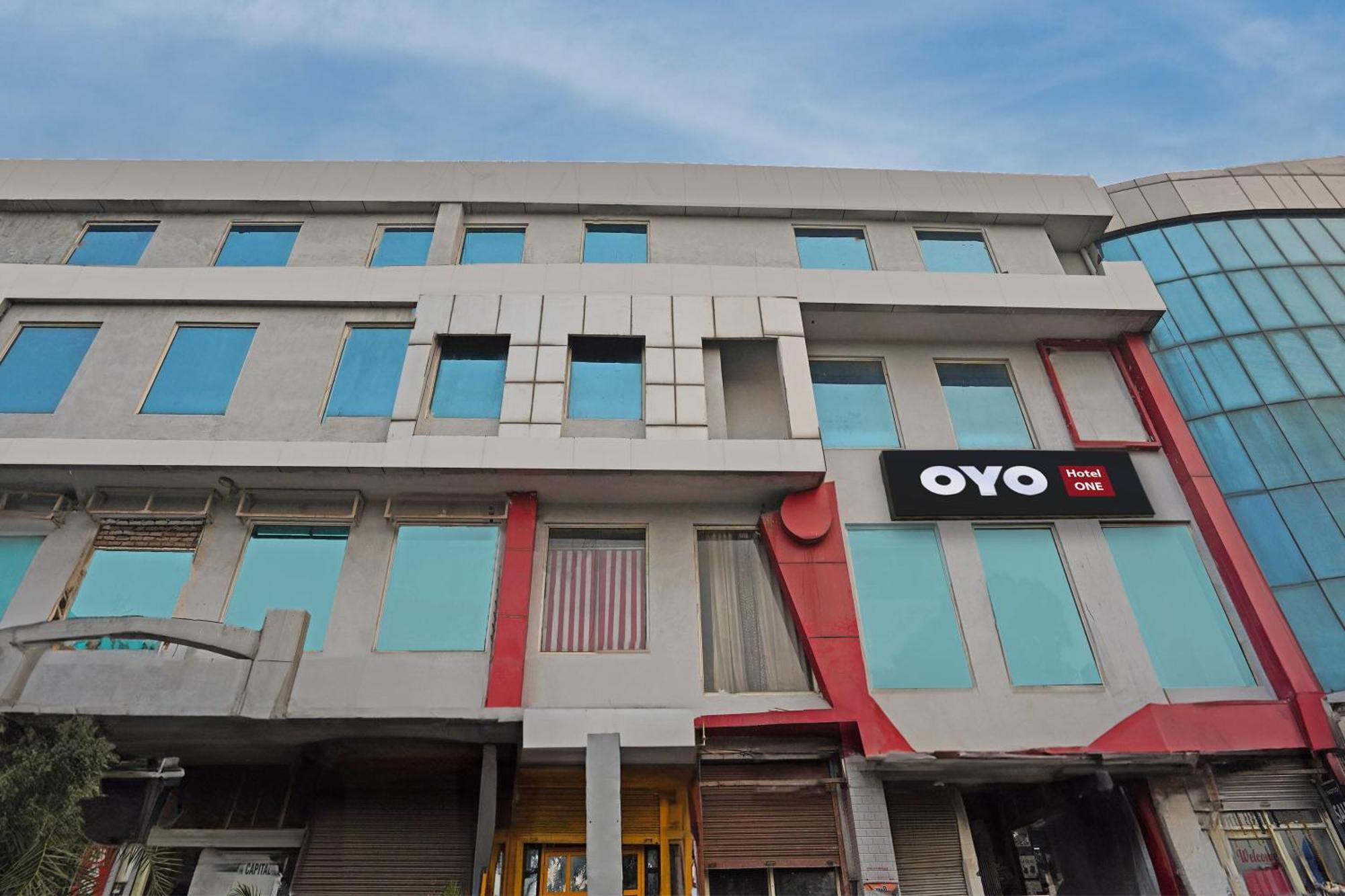 OYO 421 One Hotel Ghaziabad Buitenkant foto