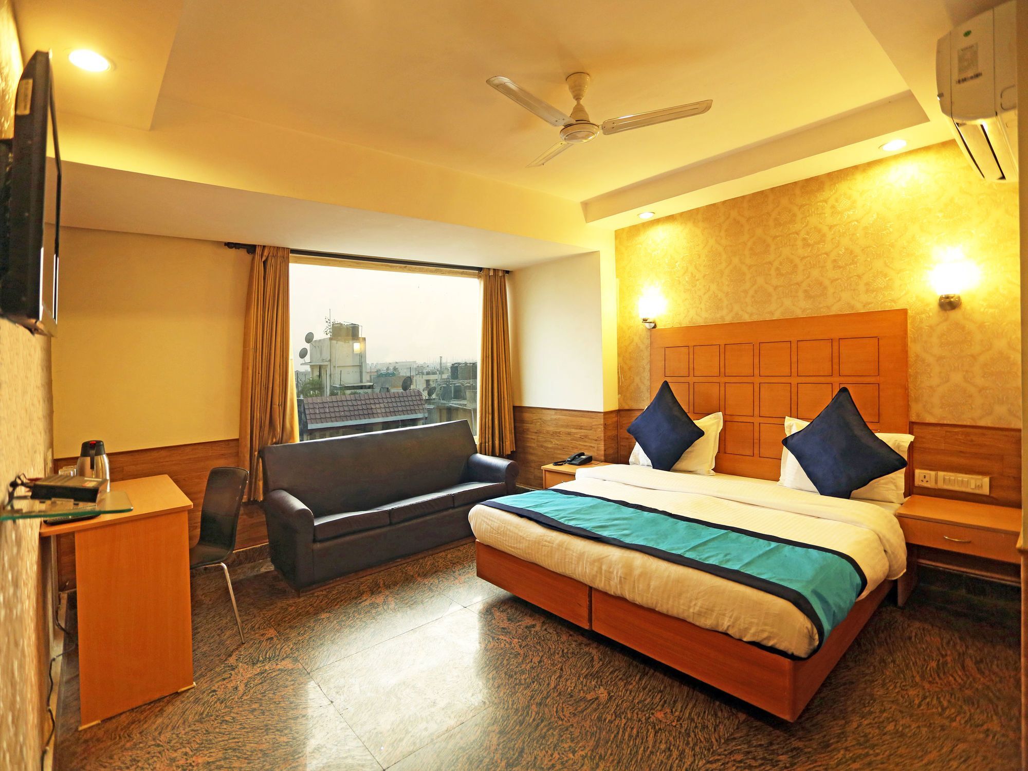 OYO 421 One Hotel Ghaziabad Buitenkant foto