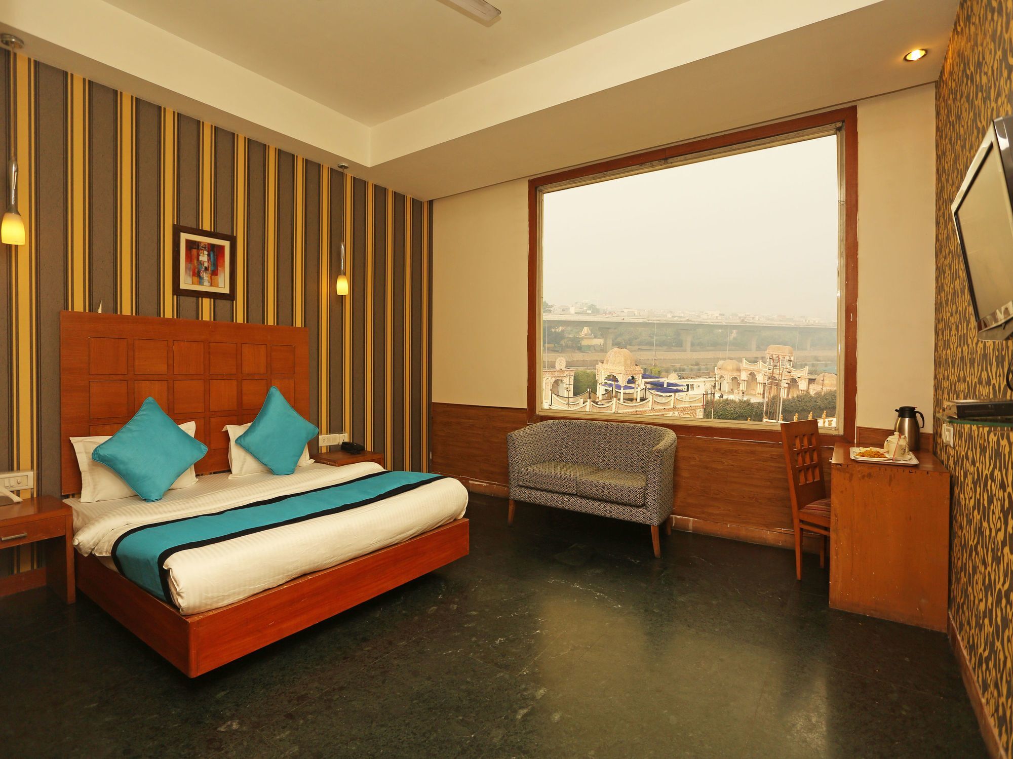 OYO 421 One Hotel Ghaziabad Buitenkant foto